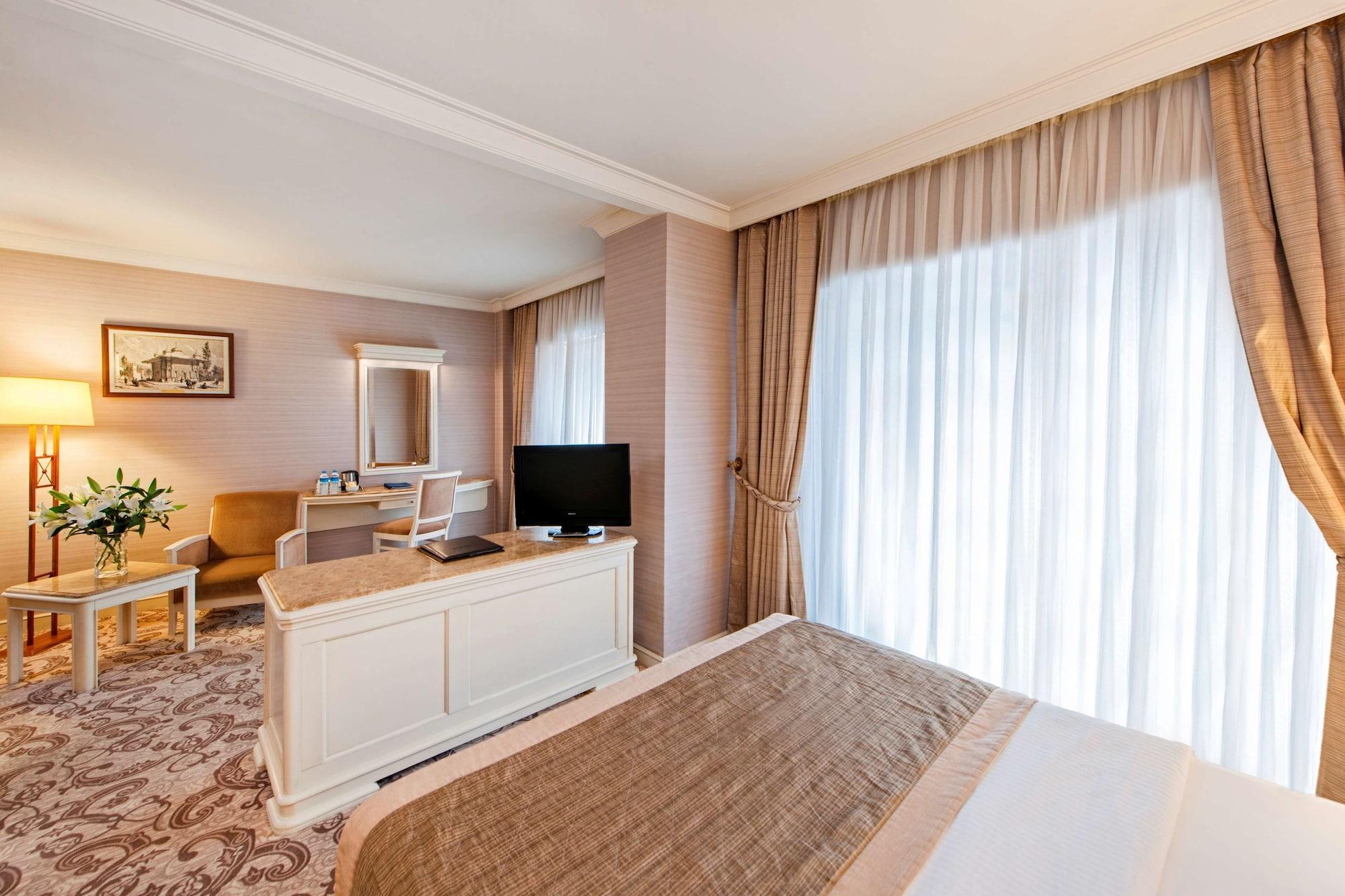 Отель Elite World Comfy Istanbul Taksim Экстерьер фото