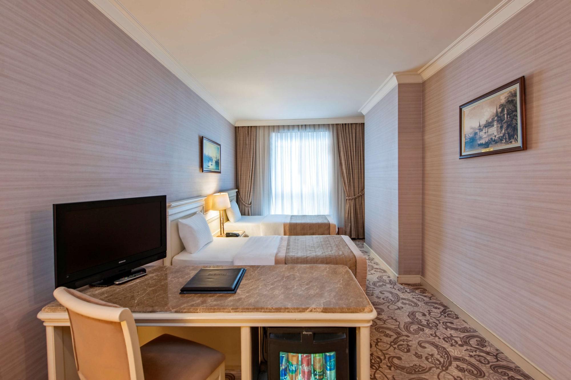 Отель Elite World Comfy Istanbul Taksim Экстерьер фото