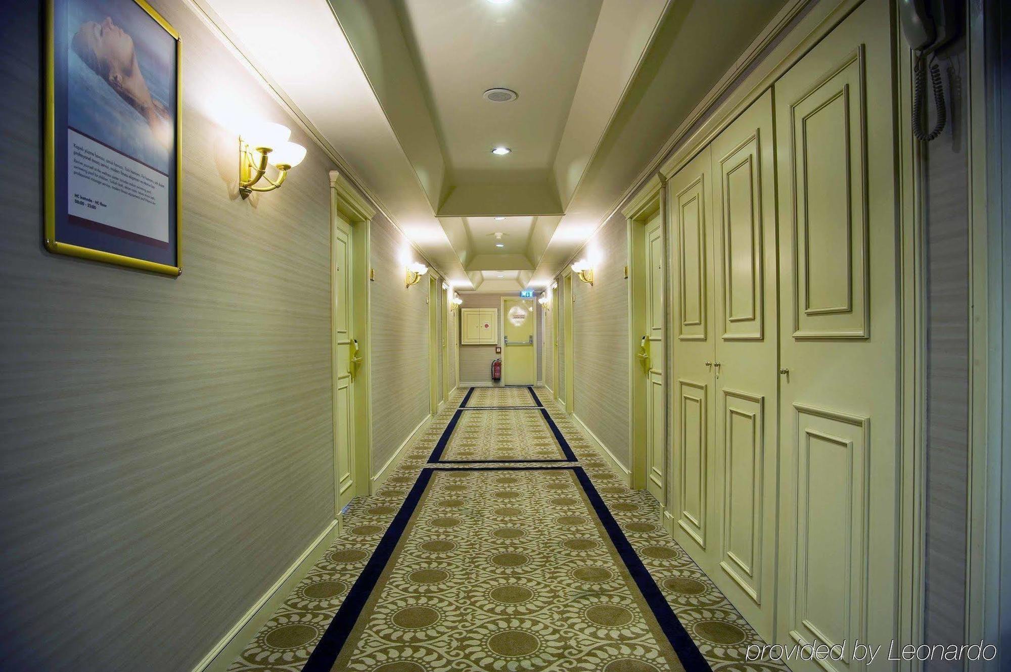 Отель Elite World Comfy Istanbul Taksim Интерьер фото