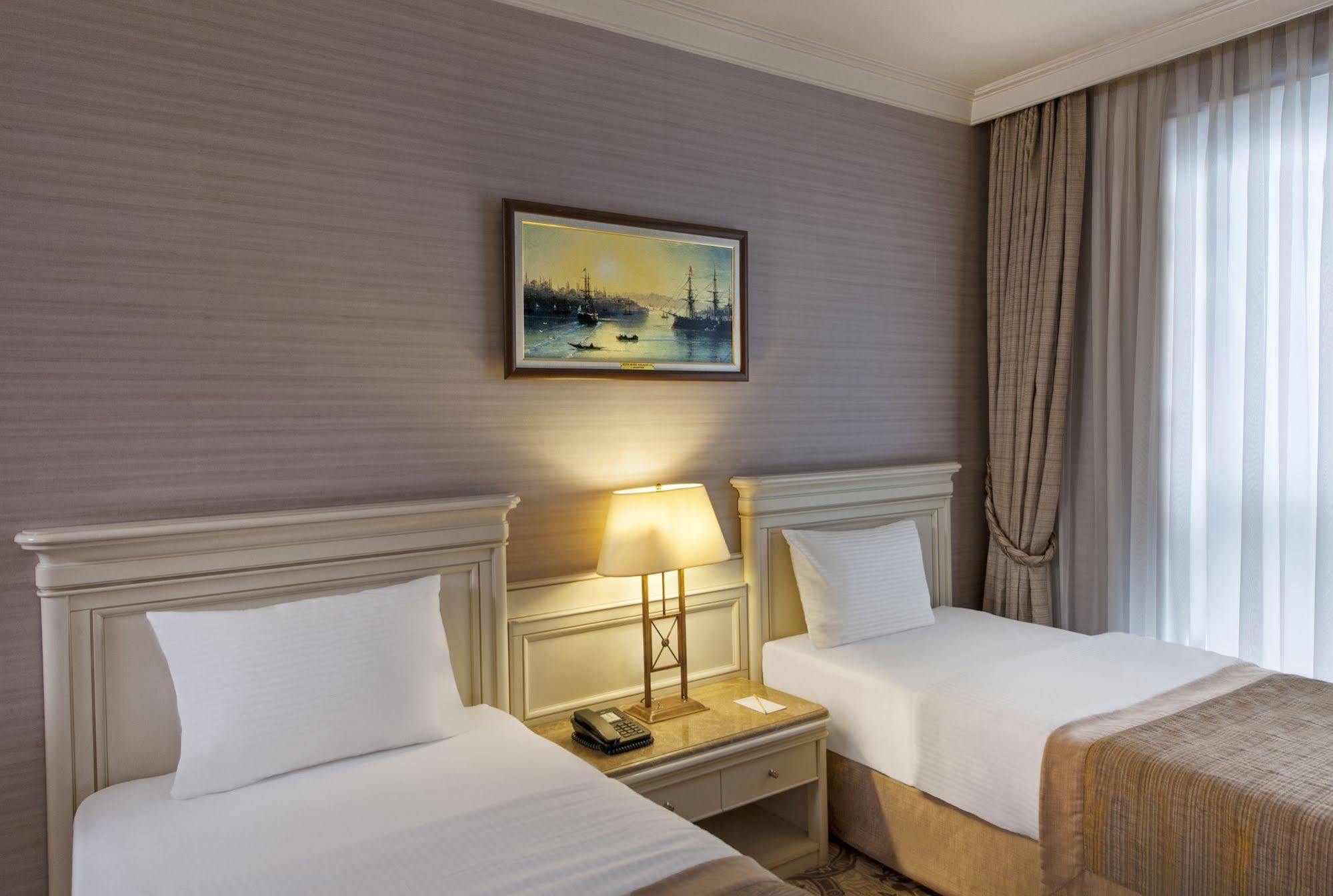 Отель Elite World Comfy Istanbul Taksim Экстерьер фото