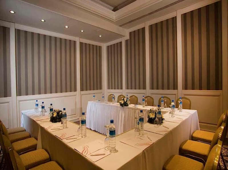 Отель Elite World Comfy Istanbul Taksim Экстерьер фото